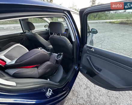 Синий Фольксваген Гольф, объемом двигателя 1.6 л и пробегом 210 тыс. км за 6700 $, фото 22 на Automoto.ua