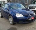Синий Фольксваген Гольф, объемом двигателя 1.6 л и пробегом 221 тыс. км за 5990 $, фото 5 на Automoto.ua