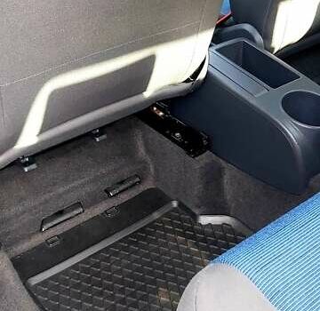 Синий Фольксваген Гольф, объемом двигателя 1.6 л и пробегом 252 тыс. км за 5000 $, фото 9 на Automoto.ua