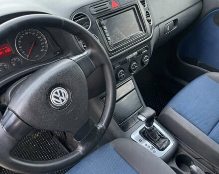 Синий Фольксваген Гольф, объемом двигателя 1.6 л и пробегом 300 тыс. км за 6200 $, фото 12 на Automoto.ua