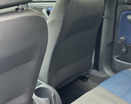 Синій Фольксваген Гольф, об'ємом двигуна 1.6 л та пробігом 321 тис. км за 6000 $, фото 12 на Automoto.ua