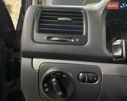 Синій Фольксваген Гольф, об'ємом двигуна 1.39 л та пробігом 309 тис. км за 4400 $, фото 9 на Automoto.ua