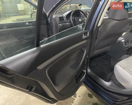 Синій Фольксваген Гольф, об'ємом двигуна 1.39 л та пробігом 309 тис. км за 4400 $, фото 17 на Automoto.ua