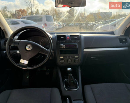 Синий Фольксваген Гольф, объемом двигателя 1.6 л и пробегом 233 тыс. км за 4900 $, фото 7 на Automoto.ua