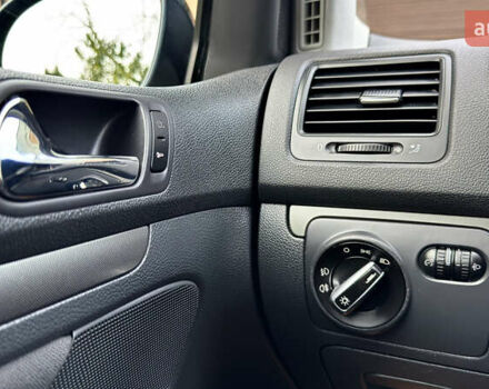 Синий Фольксваген Гольф, объемом двигателя 1.6 л и пробегом 154 тыс. км за 6346 $, фото 52 на Automoto.ua