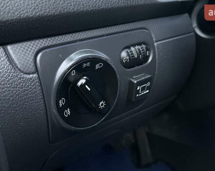 Фольксваген Гольф 2006 в Полтаве на Automoto.ua Синий Фольксваген Гольф, объемом двигателя 1.6 л и пробегом 175 тыс. км за 6400 $, фото 13 на Automoto.ua