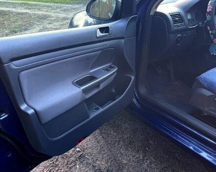 Синий Фольксваген Гольф, объемом двигателя 1.6 л и пробегом 230 тыс. км за 5600 $, фото 5 на Automoto.ua