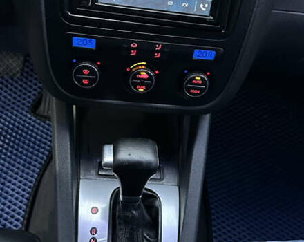 Фольксваген Гольф 2006 в Полтаве на Automoto.ua Синий Фольксваген Гольф, объемом двигателя 1.6 л и пробегом 175 тыс. км за 6400 $, фото 8 на Automoto.ua