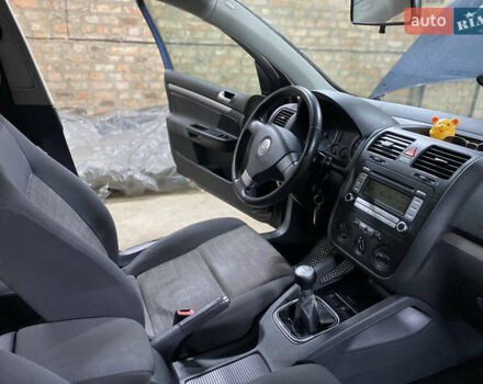 Синій Фольксваген Гольф, об'ємом двигуна 1.39 л та пробігом 309 тис. км за 4400 $, фото 10 на Automoto.ua