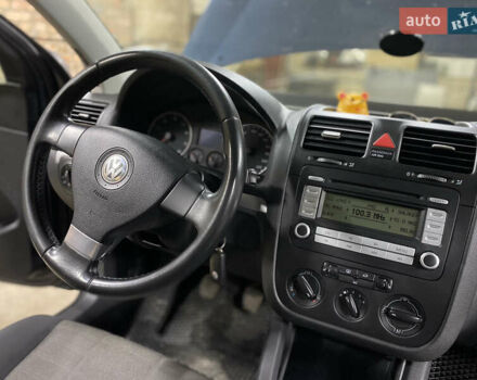 Синій Фольксваген Гольф, об'ємом двигуна 1.39 л та пробігом 309 тис. км за 4400 $, фото 8 на Automoto.ua