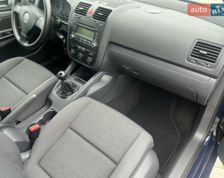 Синій Фольксваген Гольф, об'ємом двигуна 1.6 л та пробігом 228 тис. км за 5650 $, фото 10 на Automoto.ua