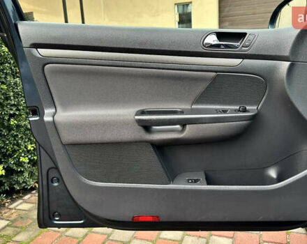 Синий Фольксваген Гольф, объемом двигателя 1.6 л и пробегом 154 тыс. км за 6346 $, фото 72 на Automoto.ua