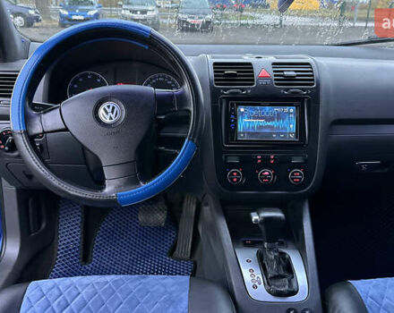 Фольксваген Гольф 2006 в Полтаве на Automoto.ua Синий Фольксваген Гольф, объемом двигателя 1.6 л и пробегом 175 тыс. км за 6400 $, фото 10 на Automoto.ua