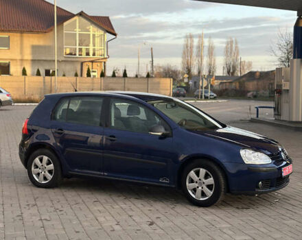 Синий Фольксваген Гольф, объемом двигателя 1.6 л и пробегом 206 тыс. км за 5950 $, фото 92 на Automoto.ua