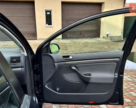 Синий Фольксваген Гольф, объемом двигателя 1.6 л и пробегом 154 тыс. км за 6346 $, фото 78 на Automoto.ua