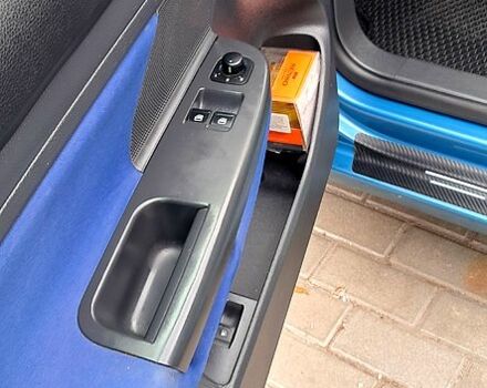 Синій Фольксваген Гольф, об'ємом двигуна 1.6 л та пробігом 243 тис. км за 6300 $, фото 3 на Automoto.ua