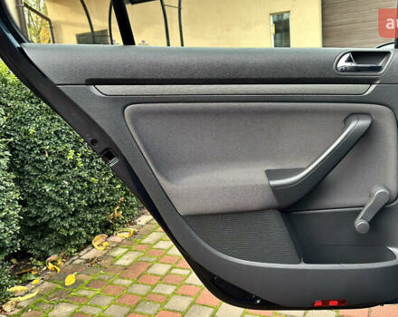 Синий Фольксваген Гольф, объемом двигателя 1.6 л и пробегом 154 тыс. км за 6346 $, фото 75 на Automoto.ua