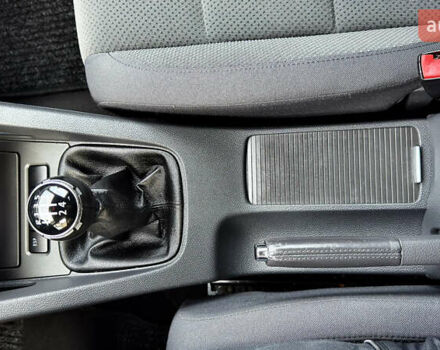 Синий Фольксваген Гольф, объемом двигателя 1.6 л и пробегом 154 тыс. км за 6346 $, фото 56 на Automoto.ua