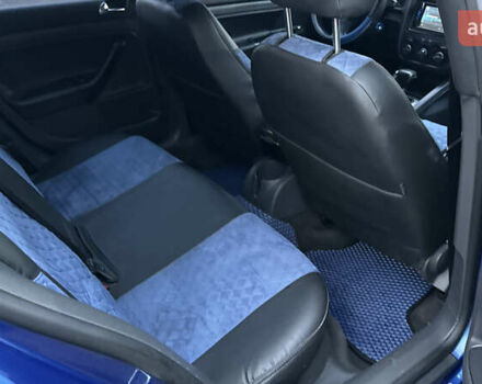 Фольксваген Гольф 2006 в Полтаве на Automoto.ua Синий Фольксваген Гольф, объемом двигателя 1.6 л и пробегом 175 тыс. км за 6400 $, фото 15 на Automoto.ua