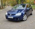 Синий Фольксваген Гольф, объемом двигателя 1.6 л и пробегом 275 тыс. км за 4000 $, фото 1 на Automoto.ua