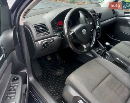 Синий Фольксваген Гольф, объемом двигателя 1.6 л и пробегом 206 тыс. км за 6300 $, фото 53 на Automoto.ua