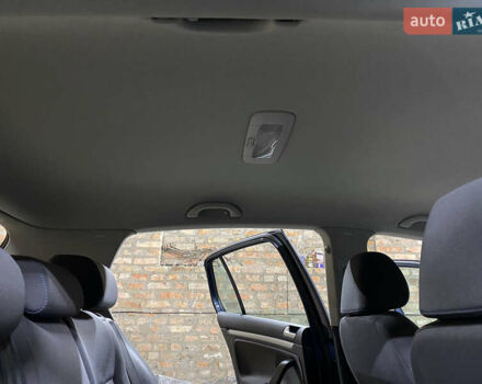 Синій Фольксваген Гольф, об'ємом двигуна 1.39 л та пробігом 309 тис. км за 4400 $, фото 15 на Automoto.ua