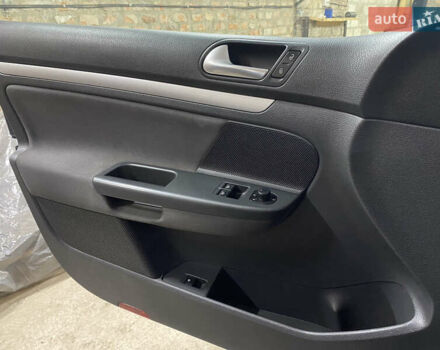 Синій Фольксваген Гольф, об'ємом двигуна 1.39 л та пробігом 309 тис. км за 4400 $, фото 11 на Automoto.ua