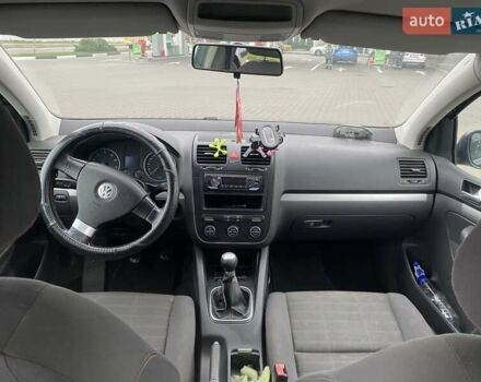 Синий Фольксваген Гольф, объемом двигателя 1.6 л и пробегом 237 тыс. км за 5500 $, фото 1 на Automoto.ua