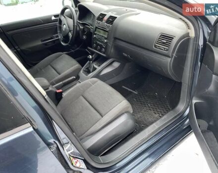 Синий Фольксваген Гольф, объемом двигателя 1.6 л и пробегом 272 тыс. км за 5400 $, фото 8 на Automoto.ua