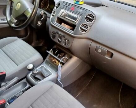 Синий Фольксваген Гольф, объемом двигателя 1.6 л и пробегом 260 тыс. км за 5700 $, фото 5 на Automoto.ua