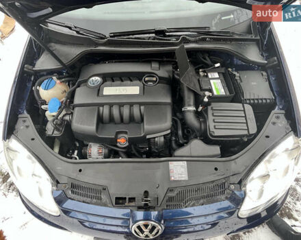 Синий Фольксваген Гольф, объемом двигателя 1.6 л и пробегом 162 тыс. км за 5800 $, фото 3 на Automoto.ua