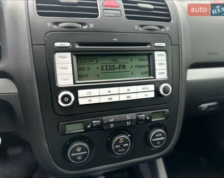 Синий Фольксваген Гольф, объемом двигателя 1.4 л и пробегом 210 тыс. км за 6600 $, фото 12 на Automoto.ua