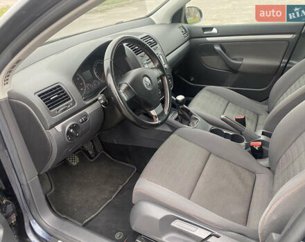 Синий Фольксваген Гольф, объемом двигателя 1.6 л и пробегом 230 тыс. км за 5950 $, фото 17 на Automoto.ua