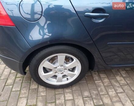 Синий Фольксваген Гольф, объемом двигателя 1.4 л и пробегом 204 тыс. км за 5850 $, фото 36 на Automoto.ua