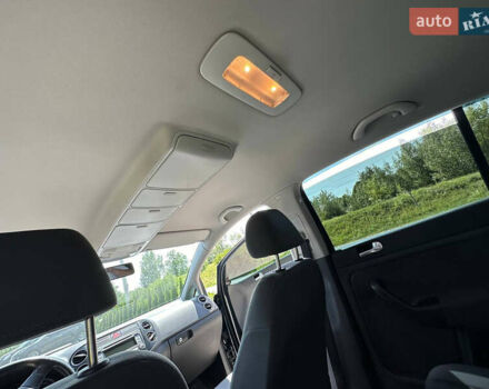 Синий Фольксваген Гольф, объемом двигателя 1.6 л и пробегом 195 тыс. км за 5999 $, фото 6 на Automoto.ua