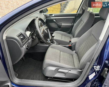 Синий Фольксваген Гольф, объемом двигателя 1.6 л и пробегом 161 тыс. км за 5800 $, фото 23 на Automoto.ua