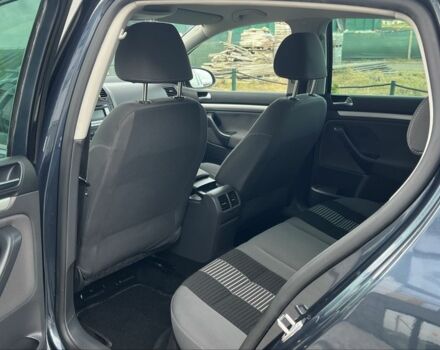 Синий Фольксваген Гольф, объемом двигателя 1.6 л и пробегом 250 тыс. км за 6450 $, фото 5 на Automoto.ua