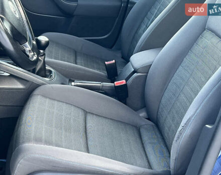 Синий Фольксваген Гольф, объемом двигателя 1.6 л и пробегом 235 тыс. км за 5999 $, фото 32 на Automoto.ua