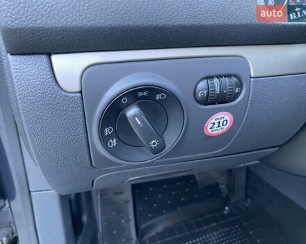 Синий Фольксваген Гольф, объемом двигателя 1.4 л и пробегом 154 тыс. км за 7750 $, фото 33 на Automoto.ua