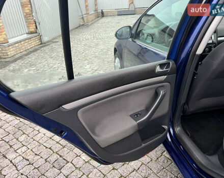 Синий Фольксваген Гольф, объемом двигателя 1.6 л и пробегом 161 тыс. км за 5800 $, фото 22 на Automoto.ua