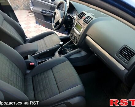 Синий Фольксваген Гольф, объемом двигателя 1.6 л и пробегом 246 тыс. км за 6100 $, фото 6 на Automoto.ua