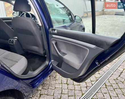 Синий Фольксваген Гольф, объемом двигателя 1.6 л и пробегом 161 тыс. км за 5800 $, фото 35 на Automoto.ua