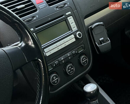 Синий Фольксваген Гольф, объемом двигателя 1.6 л и пробегом 218 тыс. км за 6500 $, фото 18 на Automoto.ua