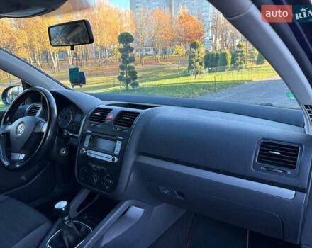 Синий Фольксваген Гольф, объемом двигателя 1.6 л и пробегом 221 тыс. км за 5800 $, фото 25 на Automoto.ua