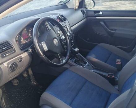 Синий Фольксваген Гольф, объемом двигателя 1.6 л и пробегом 239 тыс. км за 5850 $, фото 21 на Automoto.ua