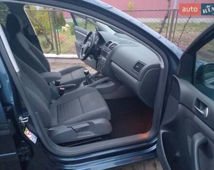 Синий Фольксваген Гольф, объемом двигателя 1.4 л и пробегом 200 тыс. км за 5850 $, фото 1 на Automoto.ua