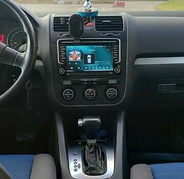 Синій Фольксваген Гольф, об'ємом двигуна 1.39 л та пробігом 233 тис. км за 7900 $, фото 9 на Automoto.ua