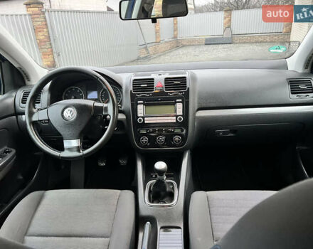 Синий Фольксваген Гольф, объемом двигателя 1.6 л и пробегом 161 тыс. км за 5800 $, фото 33 на Automoto.ua