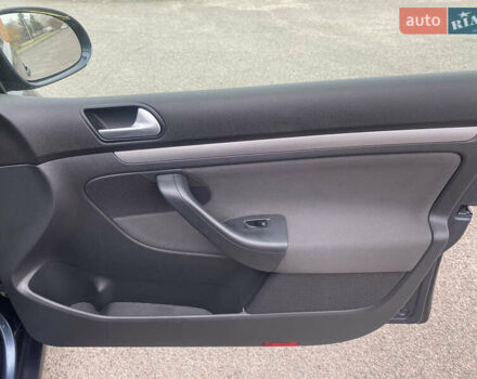 Синий Фольксваген Гольф, объемом двигателя 1.6 л и пробегом 230 тыс. км за 5950 $, фото 26 на Automoto.ua