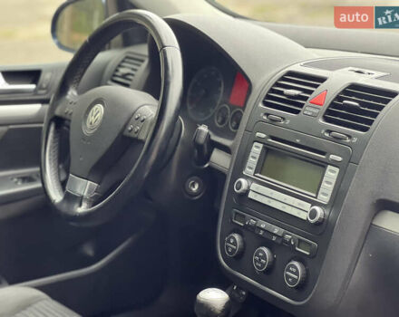 Синий Фольксваген Гольф, объемом двигателя 1.6 л и пробегом 237 тыс. км за 6700 $, фото 19 на Automoto.ua